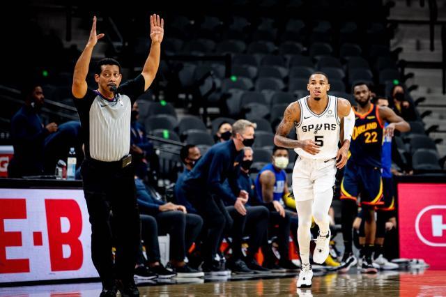 8次抢断生涯新高 波波直言这一项穆雷已比肩帕克